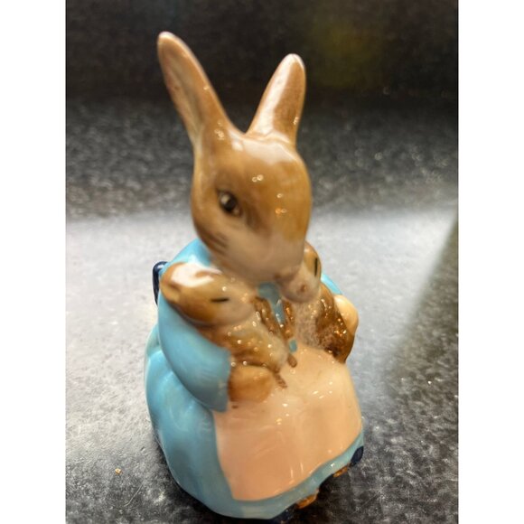 Vintage Beatrix Potter’s “Mrs. Rabbit and Bunnies” Figurine, Beswick England, 19 - Picture 6 of 7